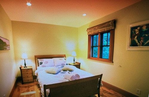 Sardis Otro | beautiful appointed suite on the chilliwack river valley hobby Farm