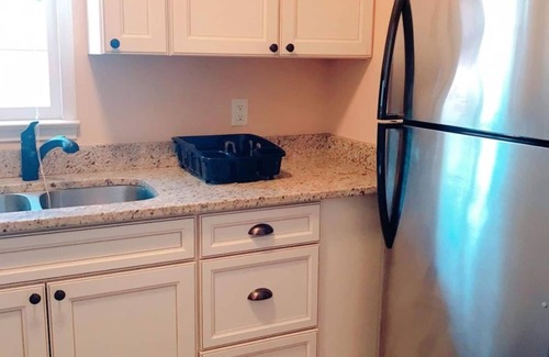 Downtown Greensboro Apartamento | Beautiful apt Downtown perfect for long term stays