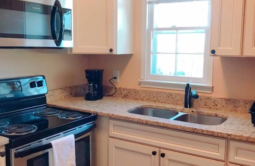 Downtown Greensboro Apartamento | Beautiful apt Downtown perfect for long term stays