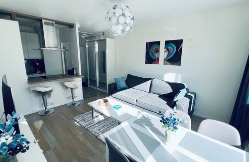 Turku Apartamento | Beautiful apt. with balcony, 5min walk to Aura river, 8min walk to market square