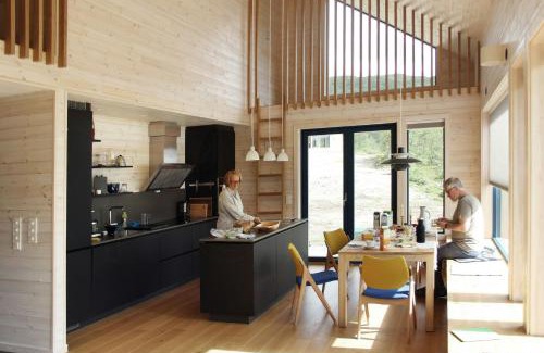 Vinje Casa | Beautiful Architecture By Vågslidvatnet Lake