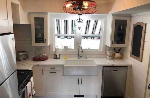 Delavan Lake Cabaña | Beautiful Assembly Park Lakeside Getaway on Delavan Lake