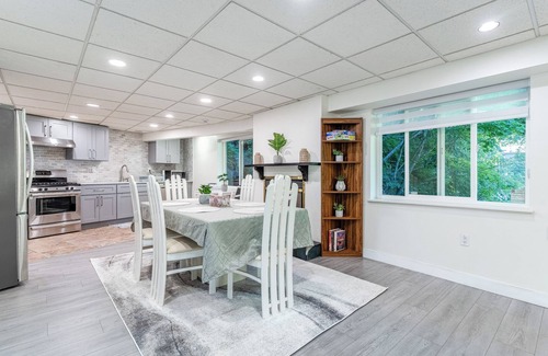 Canyon Heights Casa | NEW & CLEAN-Spacious 3BR Nature Retreat home in North Vancouver