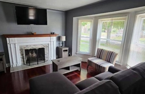 Detroit Apartamento | Beautiful Bagley Home