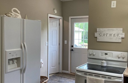 Balsam Lake Casa | Beautiful Balsam Lake home with Jacuzzi tub close to Lake and park