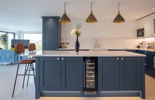 Cropthorne Casa | Beautiful Barn Conversion - Orchard Escape for 12