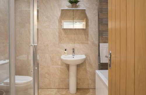 Cropthorne Apartamento | Beautiful Barn Conversion - Orchard Escape for 12!