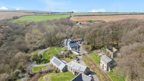 Ilfracombe Casa | Beautiful Barn Conversion with Games Room