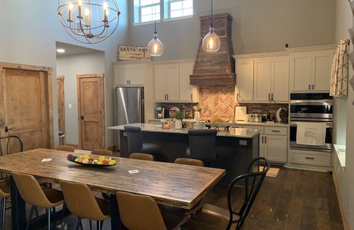 Santa Anna Casa | Hermoso Barndominium para cualquier ocasión!