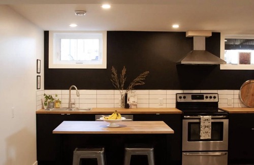 South Lethbridge Casa | Sótano acogedor con desayuno + bañera de hidromasaje