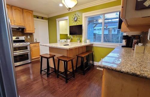 Newark Casa | Beautiful Bayarea Bungalow centrally located!!!