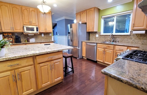 Newark Casa | Beautiful Bayarea Bungalow centrally located!!!