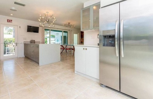 Argonaut Isle Casa | Beautiful Bayfront House 3Bed 2Bth Home w/parking