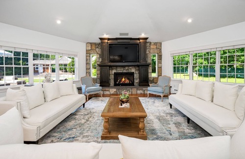 East Moriches Casa | BEAUTIFUL BEACH ESCAPE NEAR WESTHAMPTON BEACH VILLAGE!!