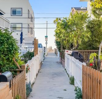 Mission Beach Casa | Beautiful Beach Home - Ocean View, AC & Patio