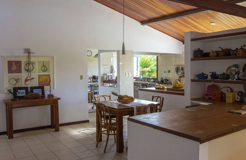 Barra Mar Casa | Hermosa casa de playa en Barra con gran piscina, barbacoa, amplio jardín.