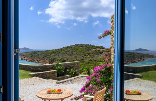 Gavrio Casa | Beautiful house on the beach with swimming pool for 8p