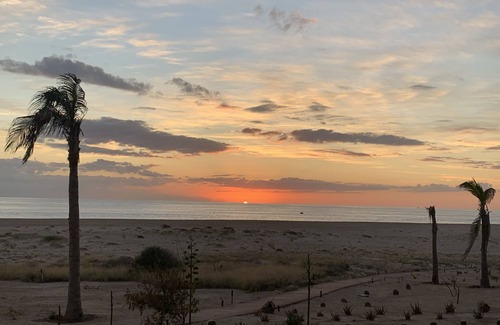 Los Cangrejos II y ÌII Apartamento | Beautiful, beach front property, minutes from downtown Cabo. Golf, pools and spa