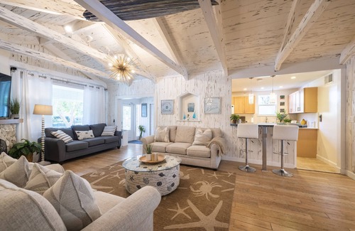 Lauderdale Beach Casa | Beautiful Beach Villa - just steps from the beach!