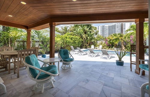 Lauderdale Beach Casa | Beautiful Beach Villa - just steps from the beach!