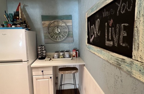 Palm Beach - West Palm Beach Cabaña | Beautiful beach inspired cottage@Old Northwood 10min to PBI, beach, downtown WPB