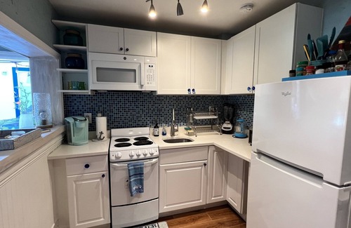 Palm Beach - West Palm Beach Cabaña | Beautiful beach inspired cottage@Old Northwood 10min to PBI, beach, downtown WPB