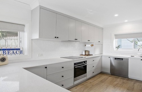 North Avoca Casa | Beautiful beach views in popular North Avoca location