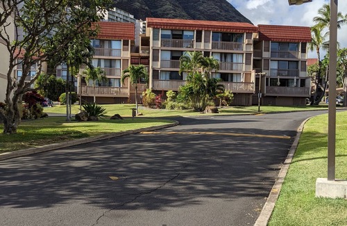 Makaha Valley Condominio | Hermosas playas y el mejor esnórquel en la isla. Campo de golf cercano.