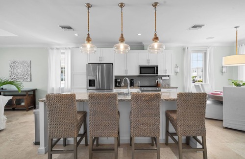 Nassau Casa | Beautiful Beachfront 4-bedroom Townhome