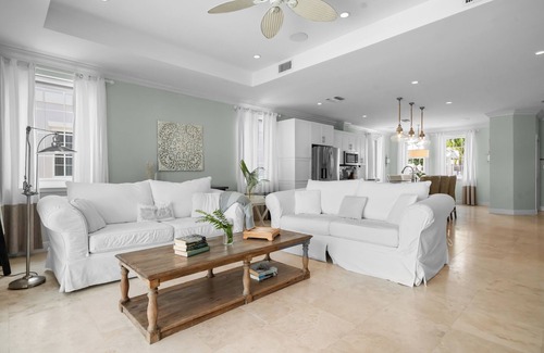 Nassau Casa | Beautiful Beachfront 4-bedroom Townhome
