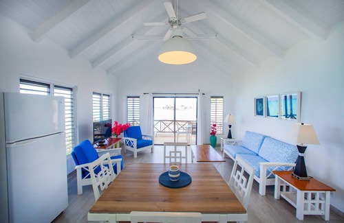 Runaway Bay Apartamento | Hermoso apartamento frente al mar a pocos pasos de una hermosa playa de arena blanca.
