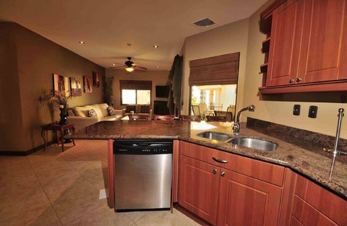 Barrio Los Faroles Condominio | Hermoso condominio frente al mar! Tres Regalos Condominium Resort Beach Club!