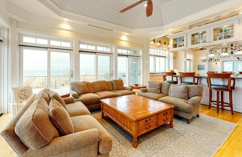 Wellfleet Casa | Beautiful Beachfront Five Bedroom Home