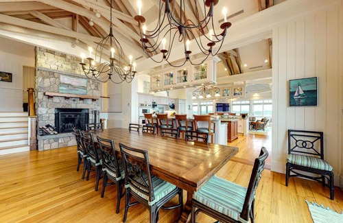 Wellfleet Casa | Beautiful Beachfront Five Bedroom Home