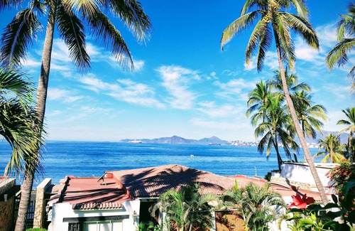 Manzanillo Condominio | Beautiful beachfront 2BR 2BA condo w/pool, patio & sunsets!