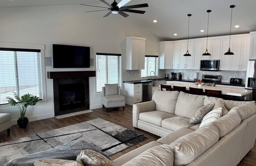 Sweetwater Casa | Beautiful Bear Lake Getaway!!!