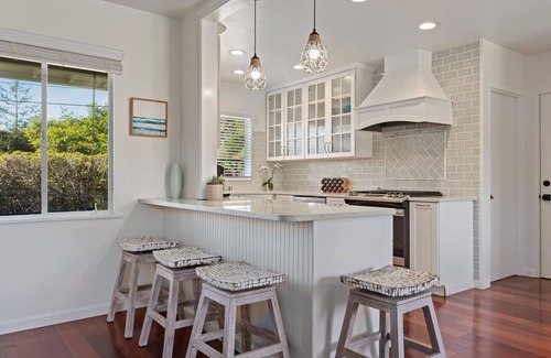 Toro Canyon Casa | Beautiful Bella Luna, near the beach, Sleeps 6 with Jacuzzi and Firepit!