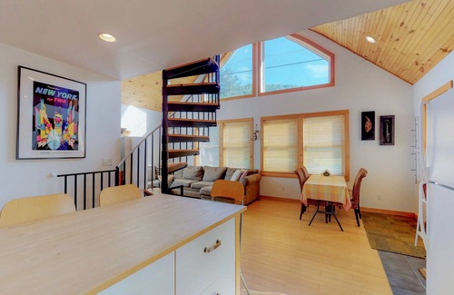 Big Indian Chalet De Esquí | Hermosa BelleHouse - Creekside en los Catskills