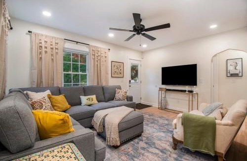 Benson Casa | Beautiful Benson Cottage with Year-Round Hot Tub