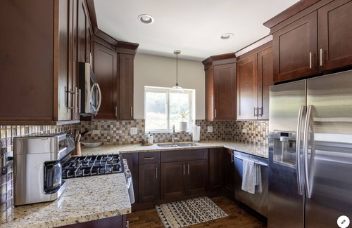 Berwyn Casa | Beautiful Berwyn Bungalow Close to Downtown Chicago