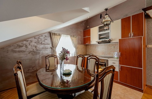 Herceg Novi Casa | Beautiful big appartnent for 4 persons in a green environment, bathed in the sun