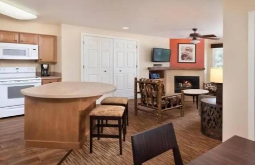 Big Bear Lake Complejo | Beautiful Big Bear Resort with Loads of Amenities Dec 21 - 28 2023