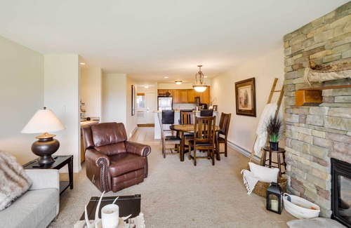 Bigfork Condominio | Beautiful Bigfork Condo w/ Hot Tub Access!