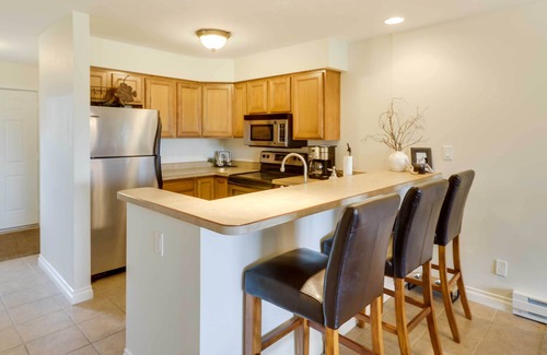 Bigfork Condominio | Beautiful Bigfork Condo w/ Hot Tub Access!