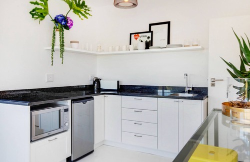 Newlands Casa | Beautiful Bishopscourt home with views
