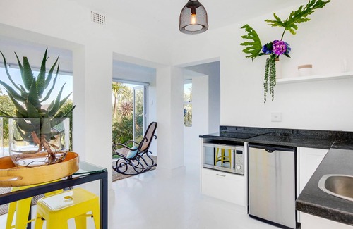 Newlands Casa | Beautiful Bishopscourt home with views