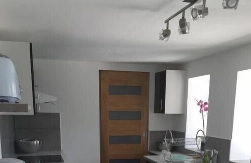 La Bouilladisse Apartamento | Beautiful Bouilladisse house with large garden and swimming pool