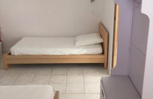 La Bouilladisse Apartamento | Beautiful Bouilladisse house with large garden and swimming pool