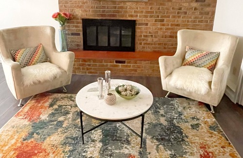 Burien Apartamento | Beautiful brand-new mid century apartment