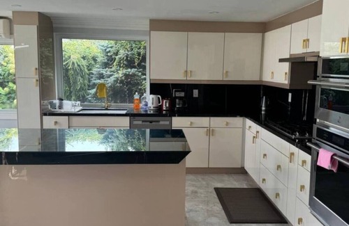 Pickering Casa | Beautiful Breezy Lake House!